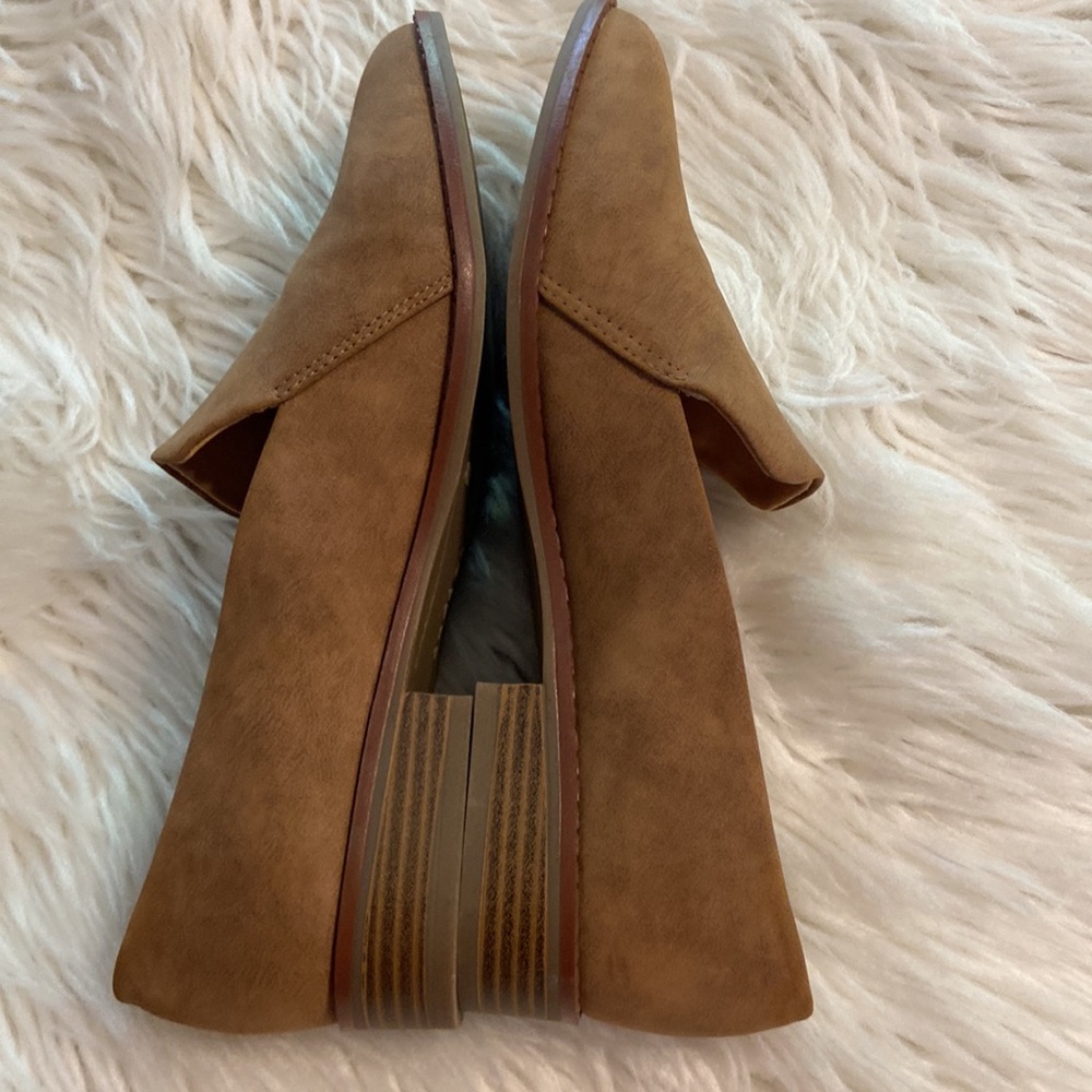 Indigo Women's Tan Loafers size 8 BNWOT color tan see all photos - Picture 6 of 12